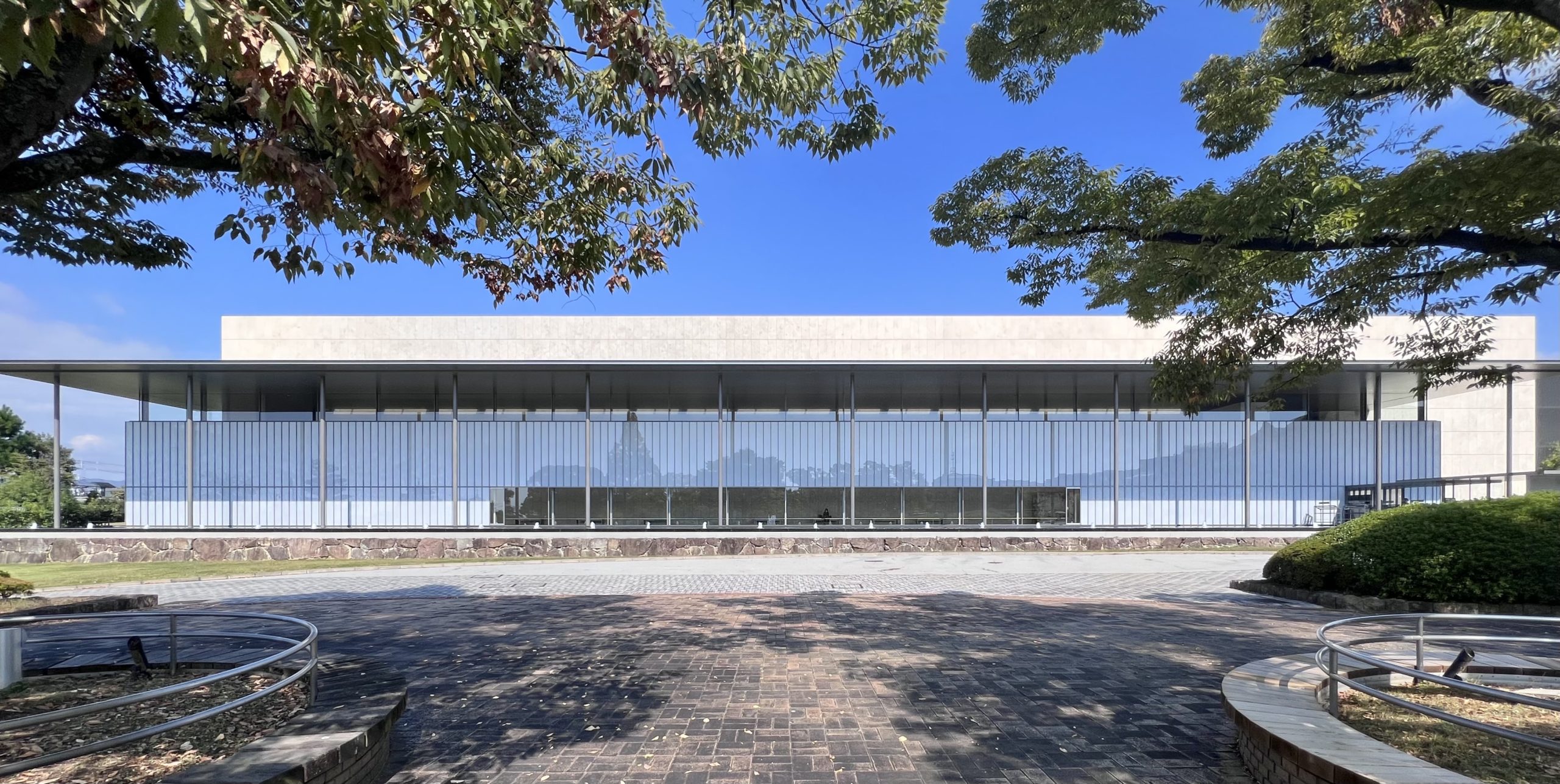 「京都国立博物館 平成知新館」をご紹介します。日本的空間構成の近代建築！谷口吉生建築設計研究所
